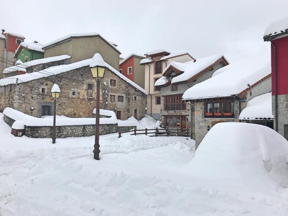 Hotel Rural Pena Castil Sotres Exteriör bild
